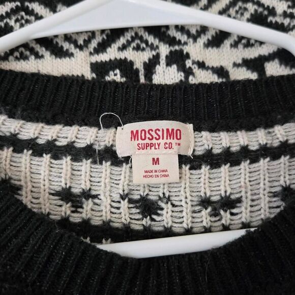 Women's Mossimo Penguin Pattern Knit Chunky Holiday Cozy Sweater Medium - Picture 6 of 7